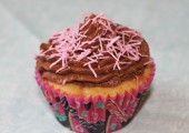 Peanøtt og hvit sjokolade Cupcakes med sjokolade krem
