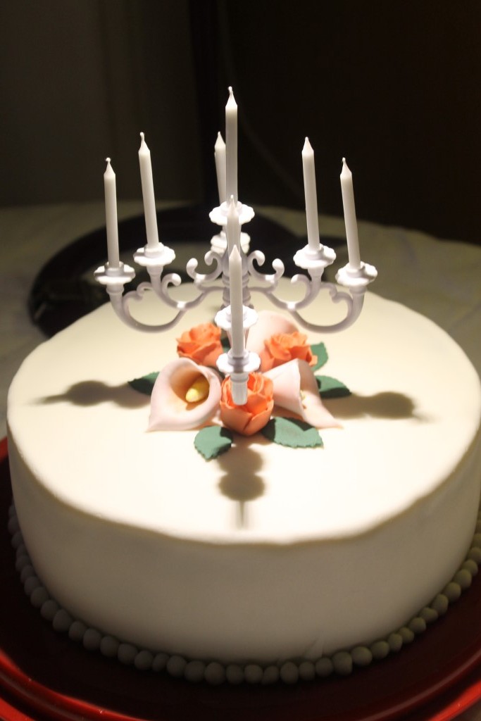 Sjokolade og bringebærmousse kake