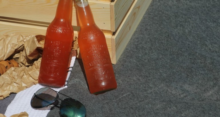 Jordbær og rabarbra limonade