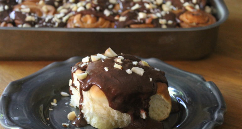 Kanel og nøttesnurrer med sjokolade