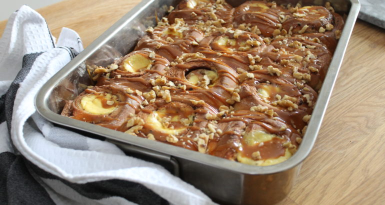 Snurrer med salt karamell og nøtter